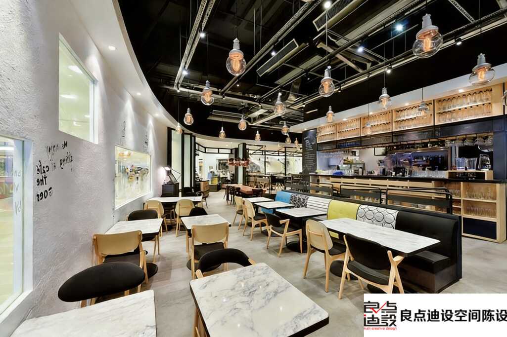 教科书级改造!当工业风撞上奶油感装修软装设计，这家店让我蹲到打烊!​